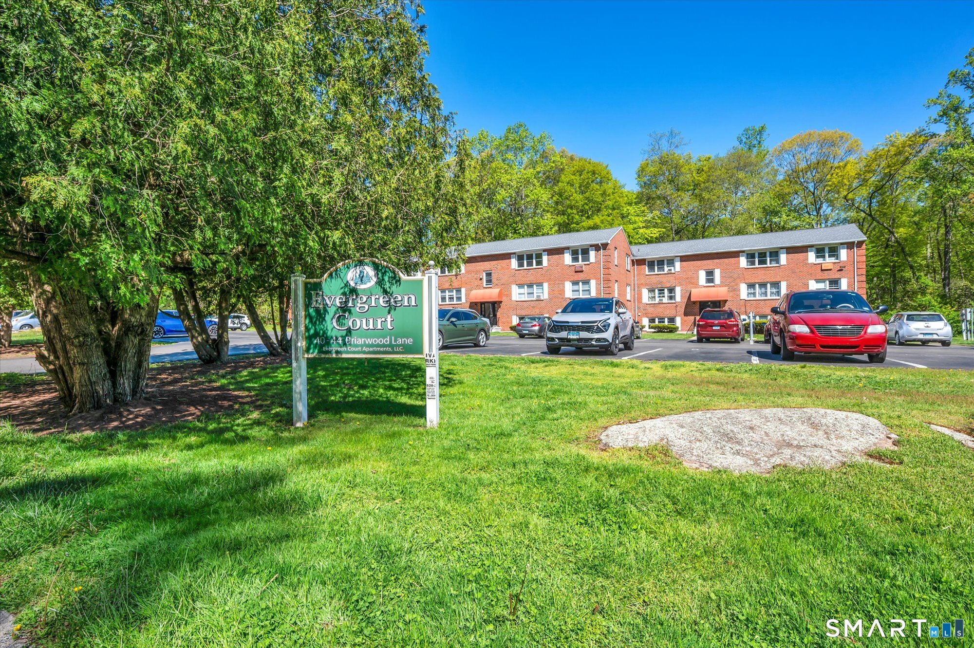 40-44 Briarwood Lane Branford CT 06405
