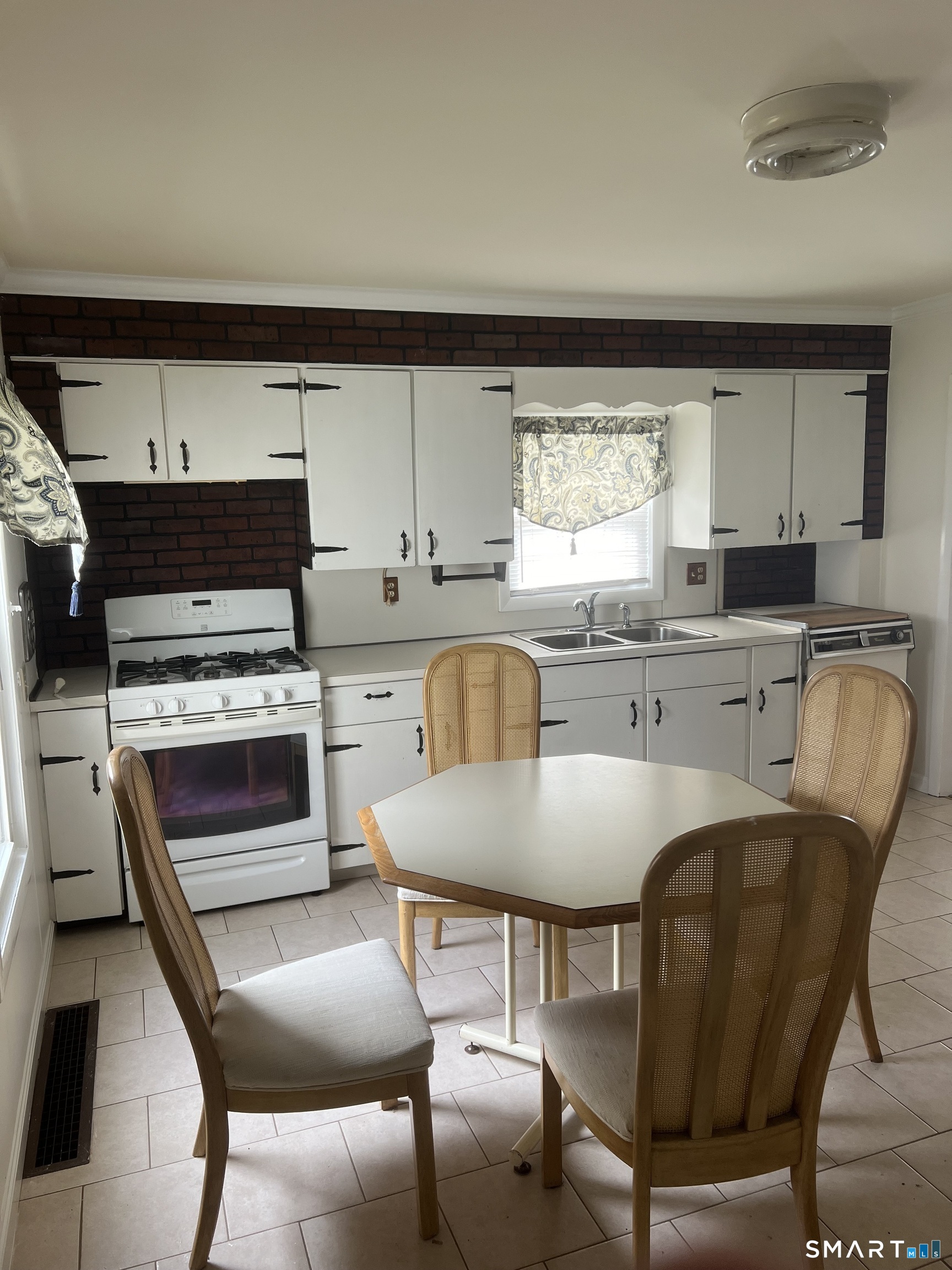 295 Chamberlain Highway Meriden CT 06451