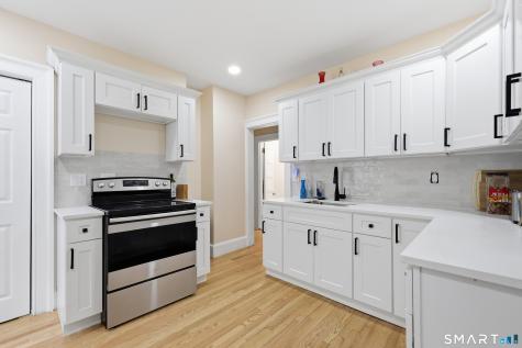 36 Brookline Avenue Bloomfield CT 06002