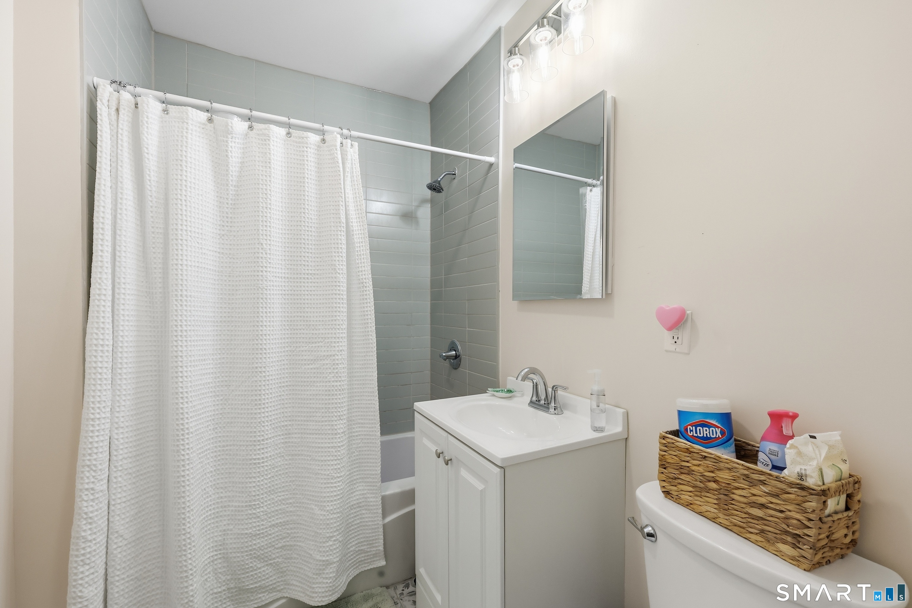 36 Brookline Avenue Bloomfield CT 06002