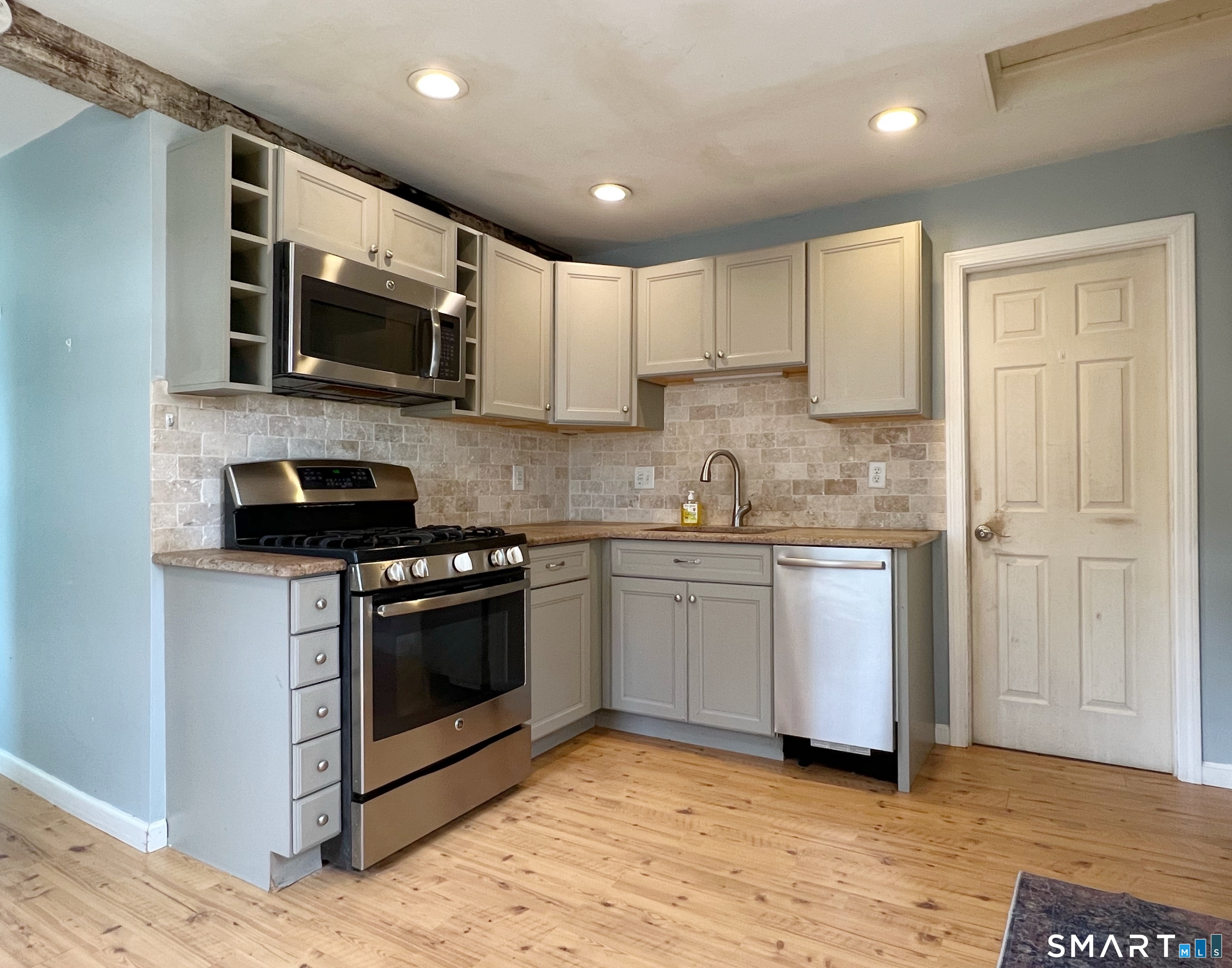 14-16 Crown Street Plainville CT 06062