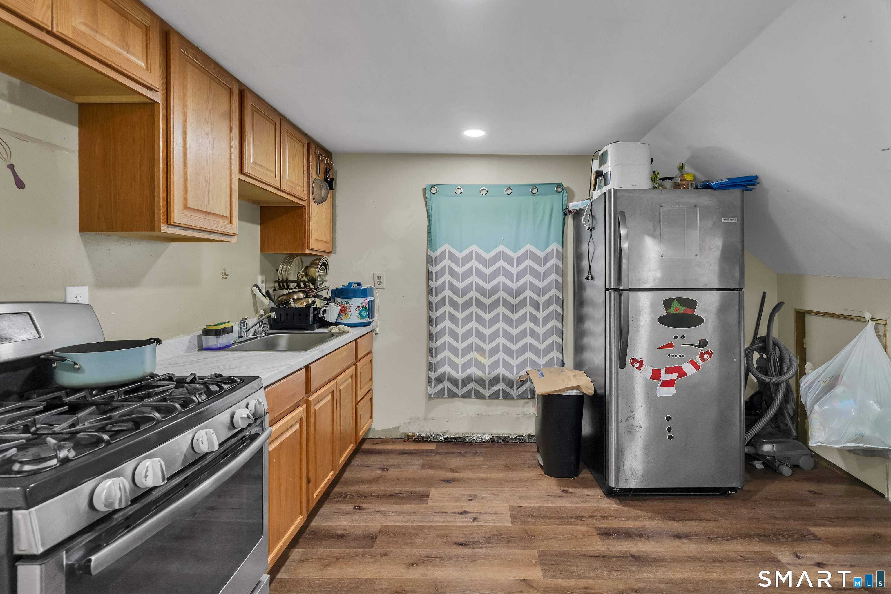 644-646 Maple Street Bridgeport CT 06608