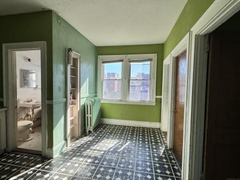 102 Rowe Avenue Hartford CT 06106