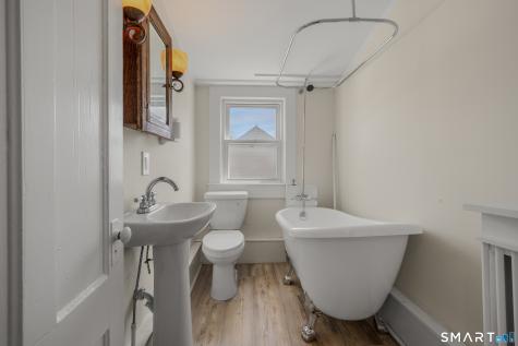 23 Ridgewood Avenue Waterford CT 06385