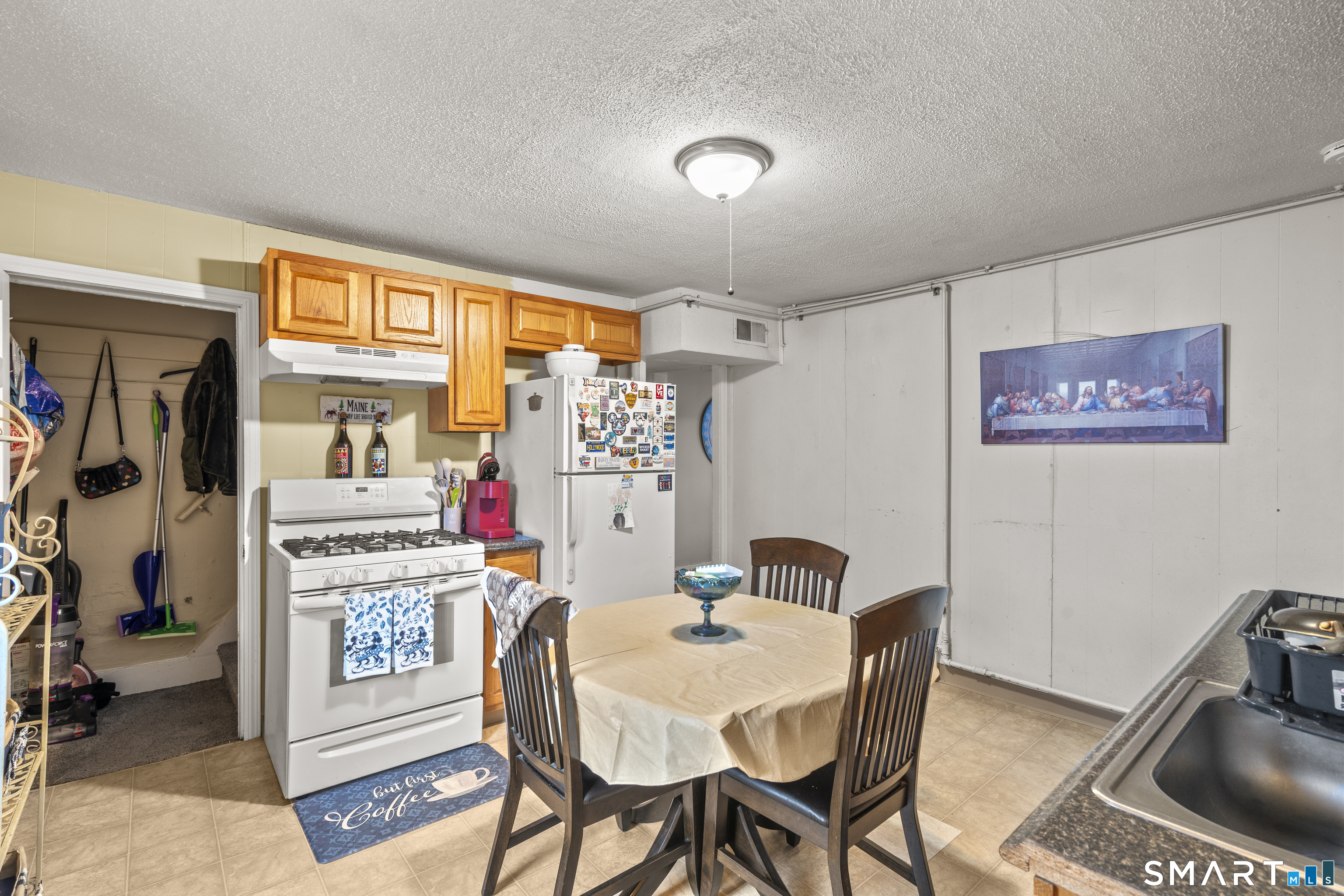 148 Pleasant Street Enfield CT 06082