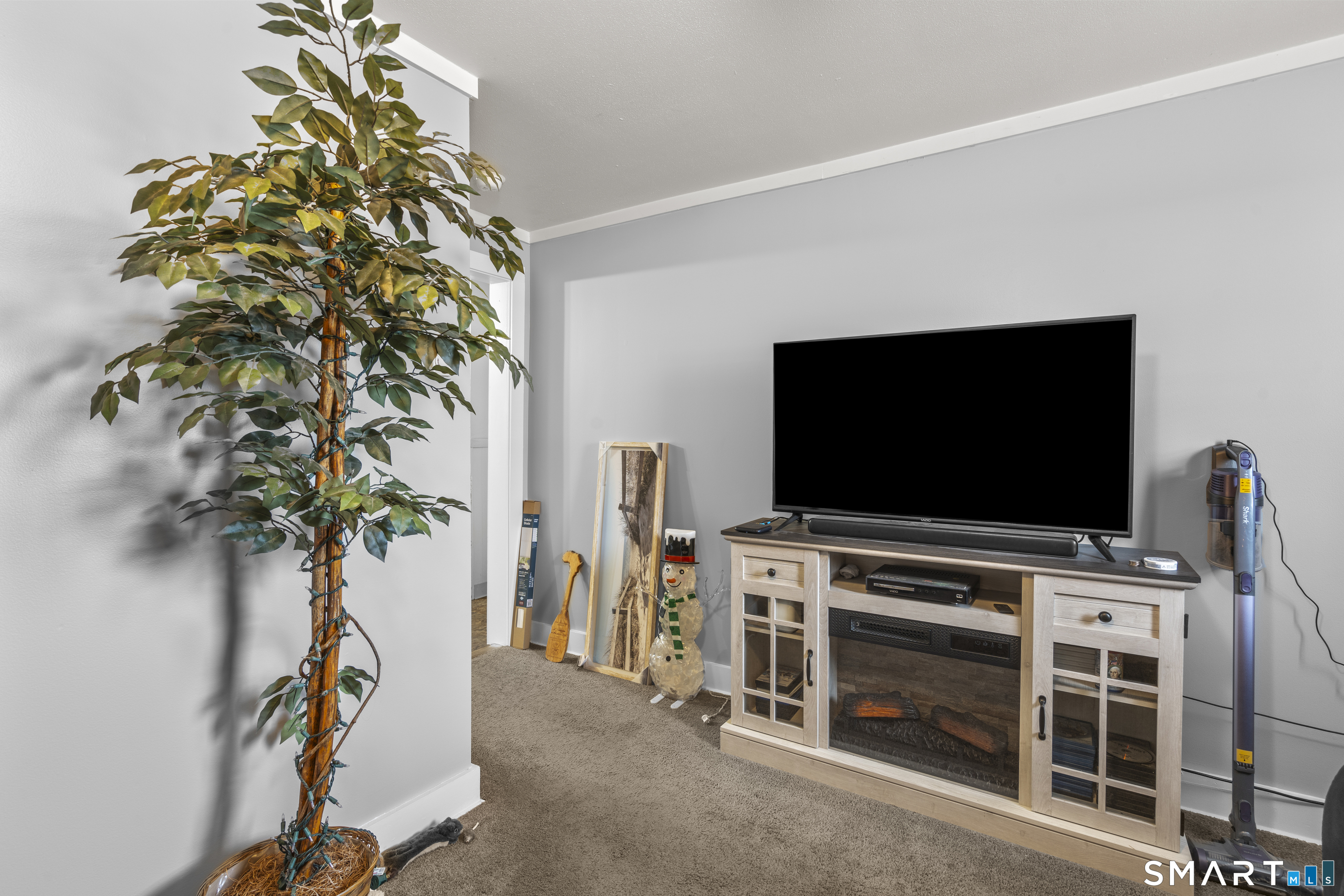 148 Pleasant Street Enfield CT 06082