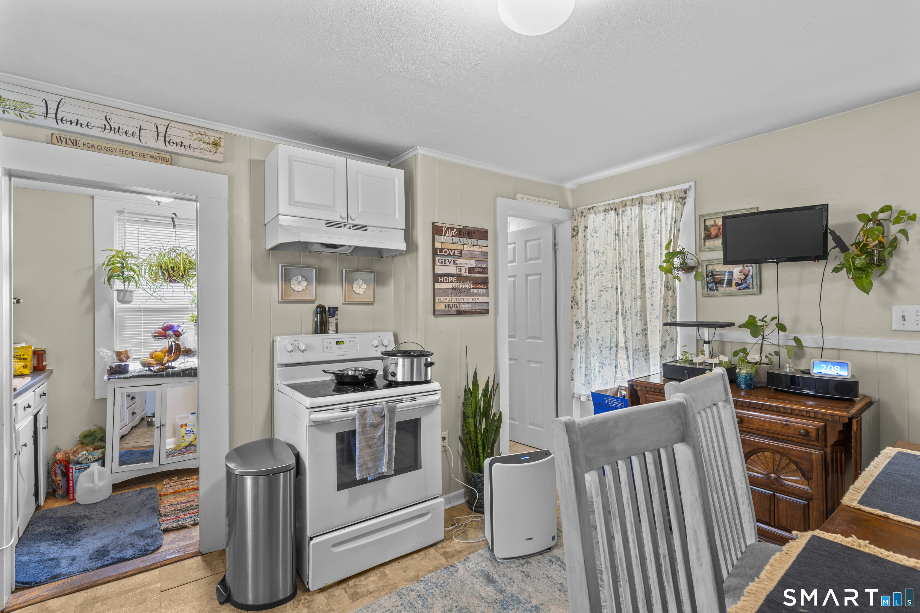 148 Pleasant Street Enfield CT 06082