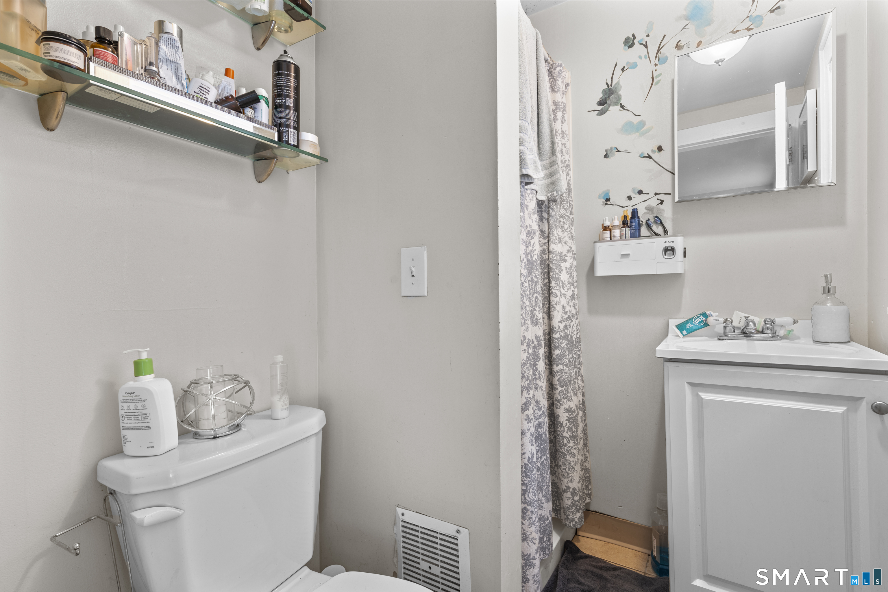 148 Pleasant Street Enfield CT 06082