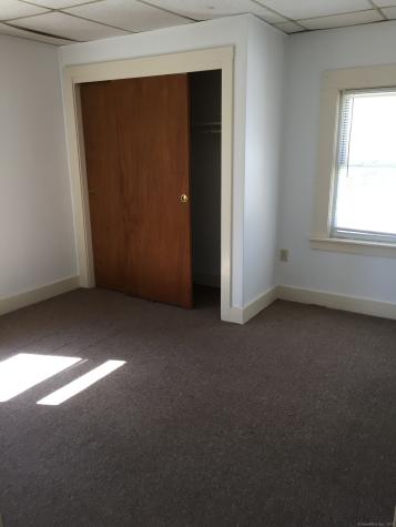 2 Faye Street New London CT 06320