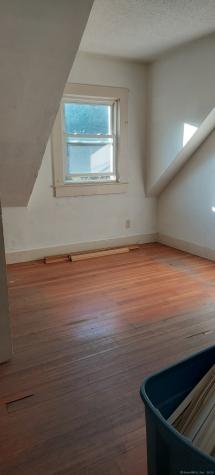 2 Faye Street New London CT 06320