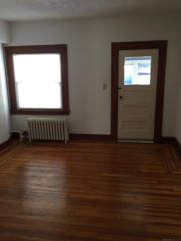 2 Faye Street New London CT 06320