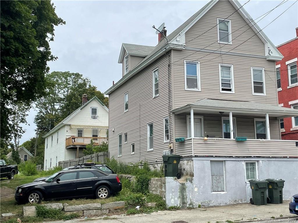 32 Truman Street New London CT 06320