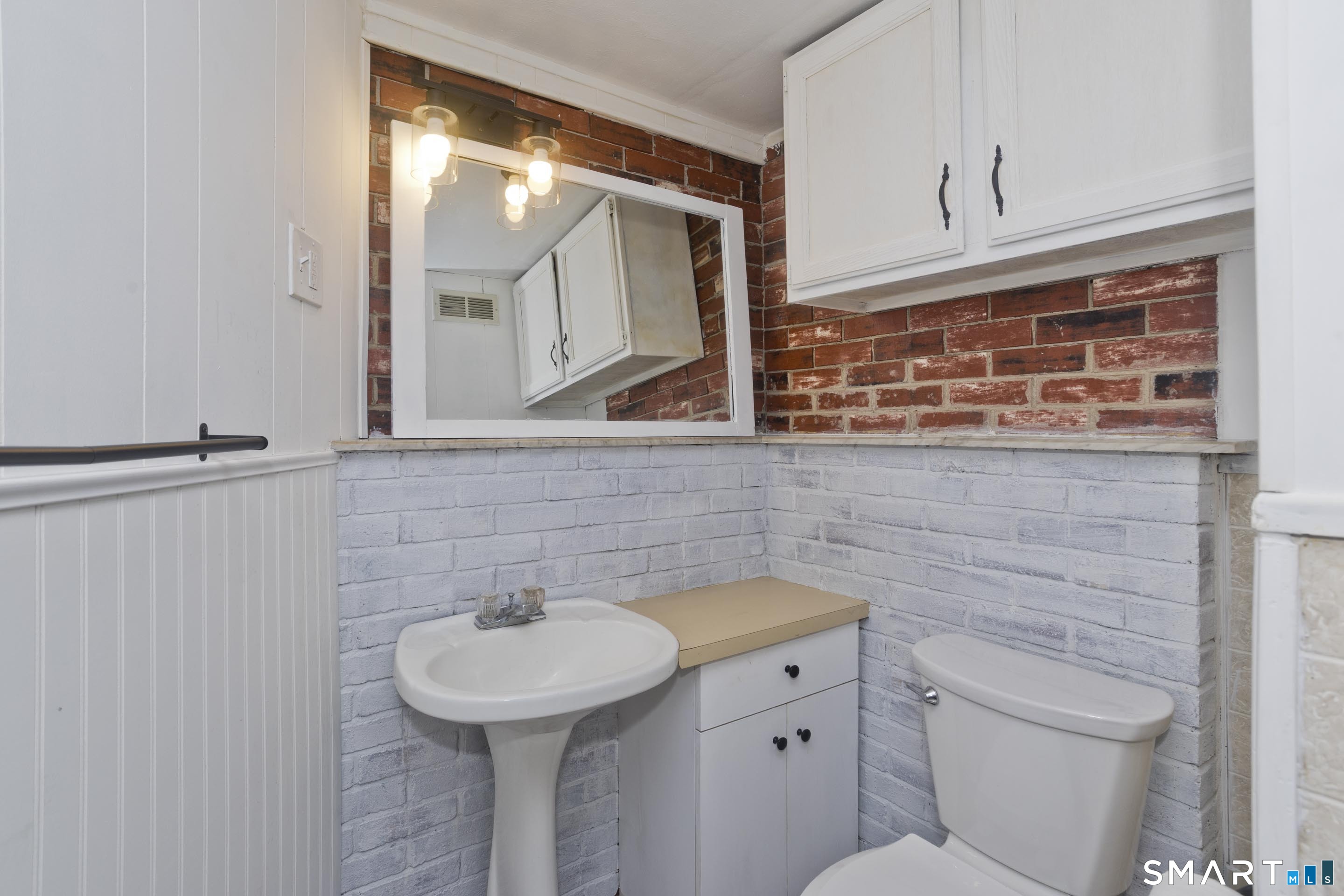13 Hampden Street Westfield MA 01085