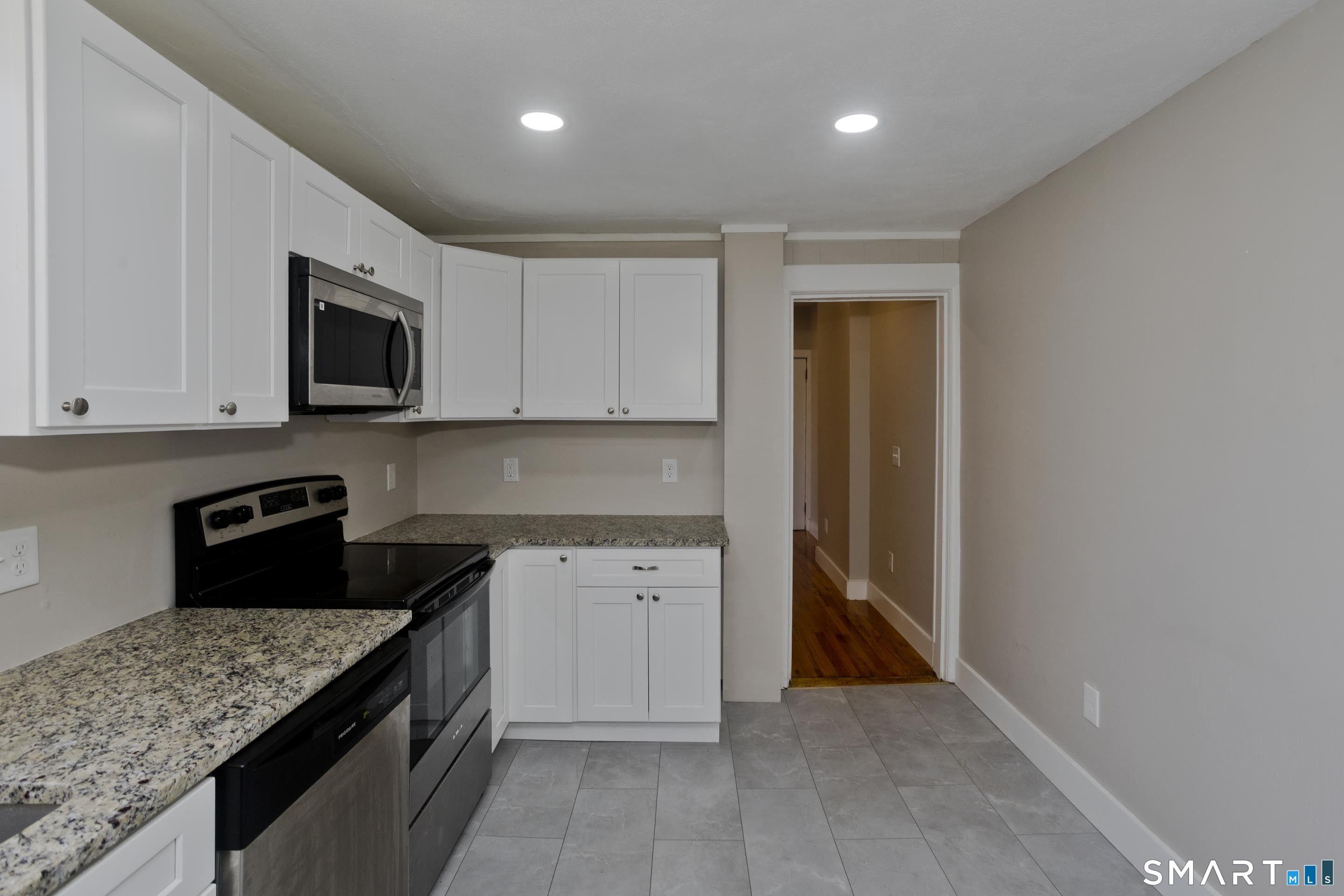 13 Hampden Street Westfield MA 01085