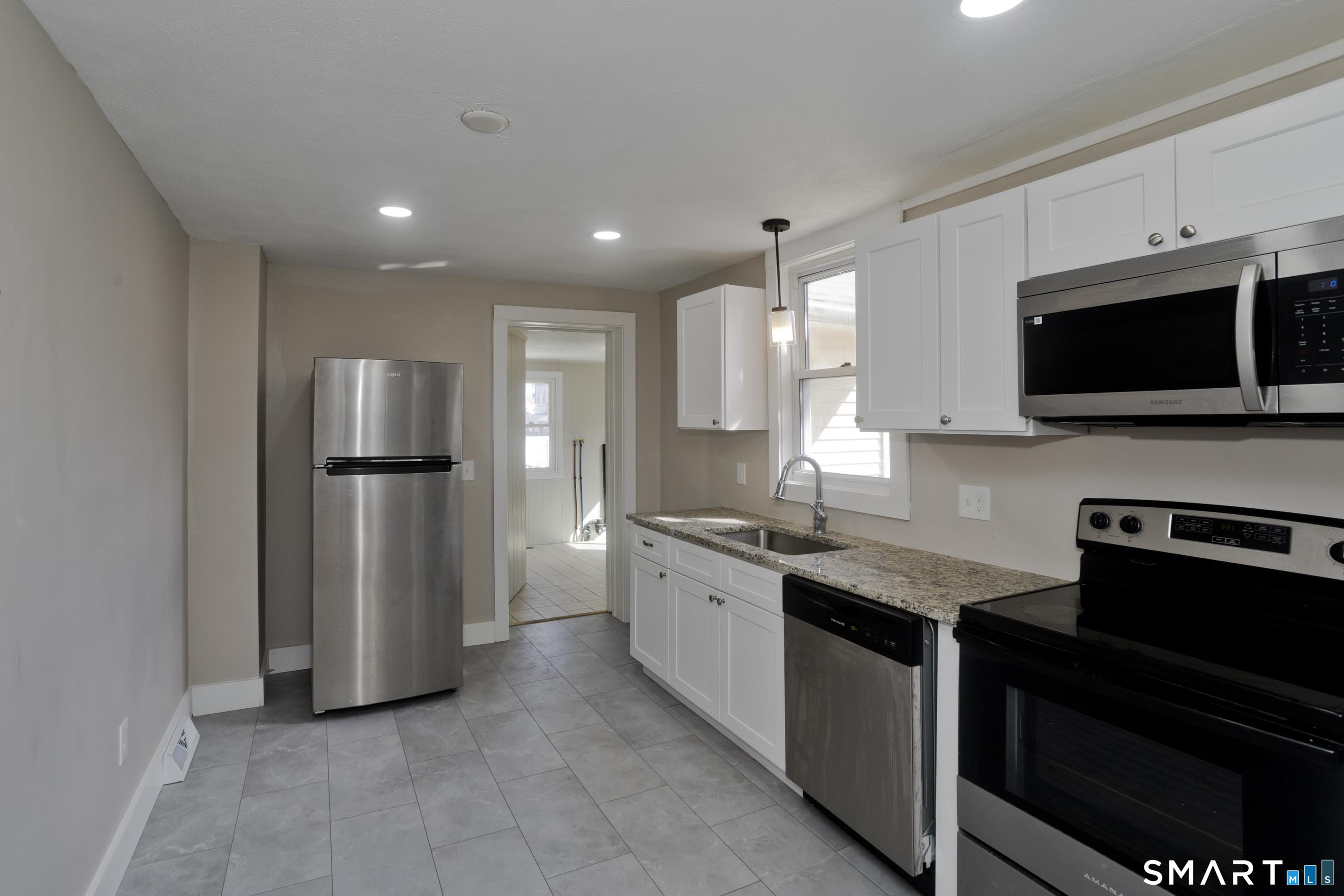 13 Hampden Street Westfield MA 01085