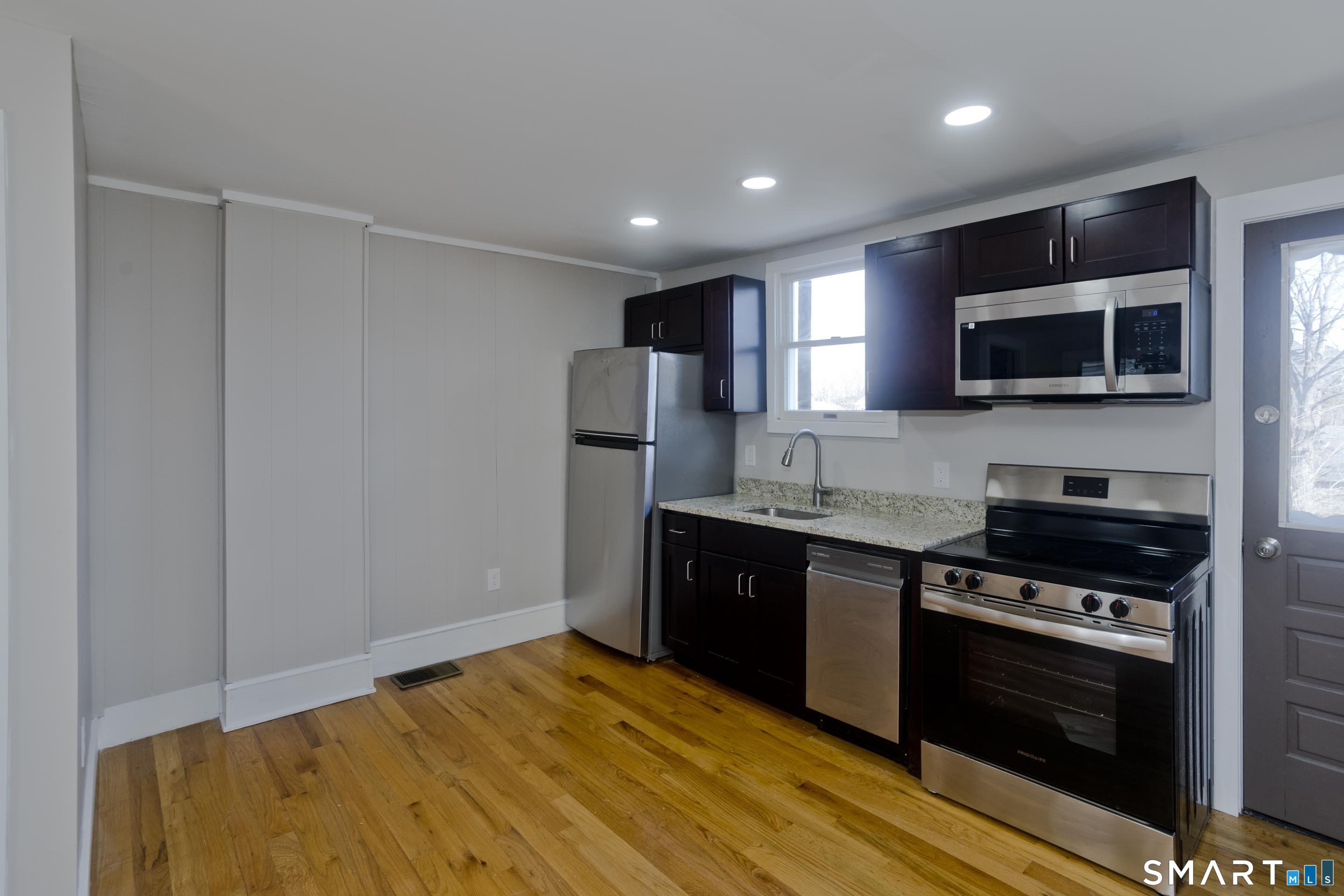 13 Hampden Street Westfield MA 01085