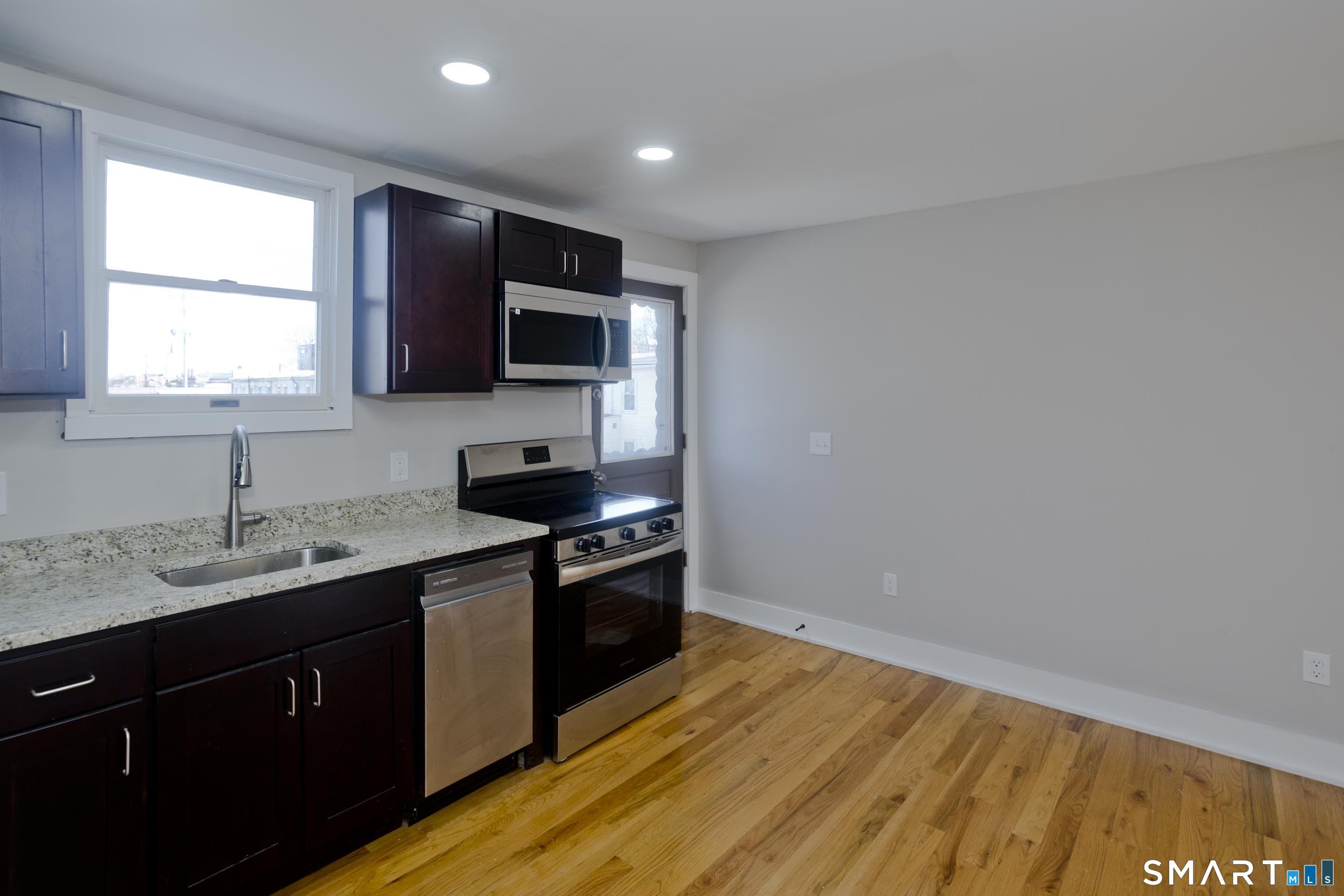 13 Hampden Street Westfield MA 01085