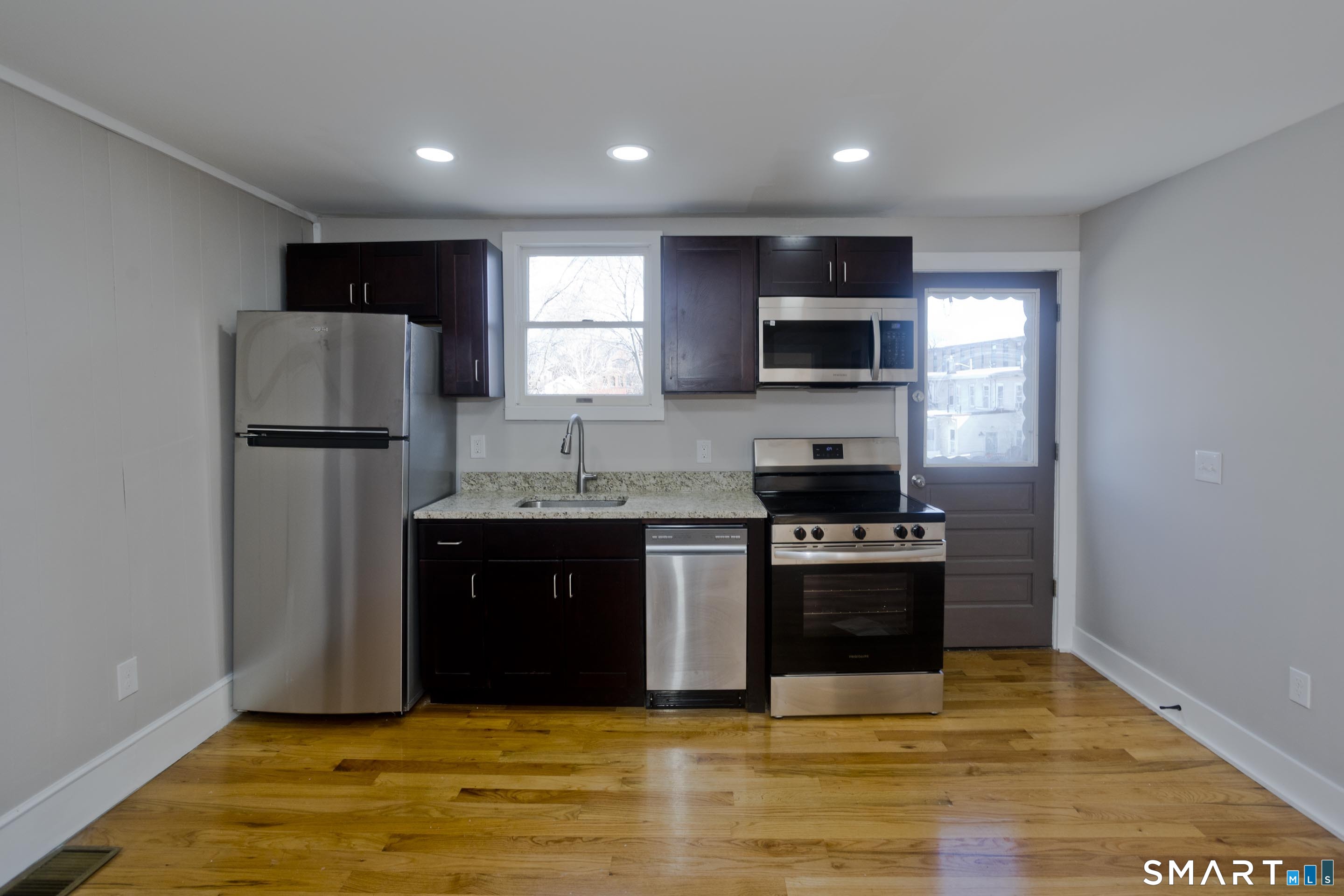 13 Hampden Street Westfield MA 01085