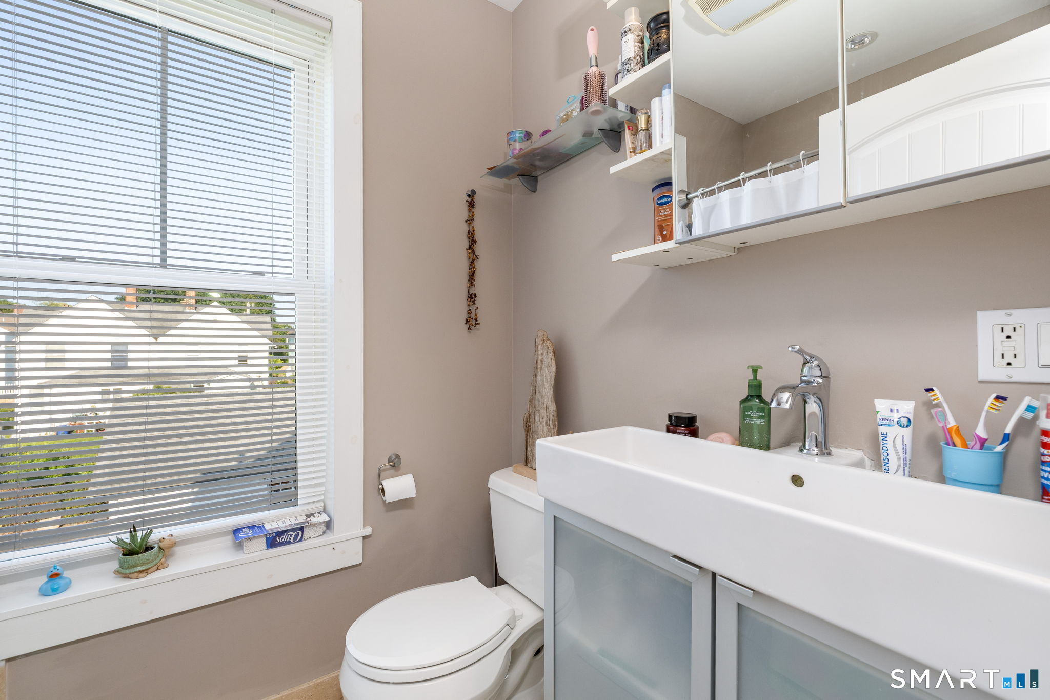 4 Elihu Street Stonington CT 06378