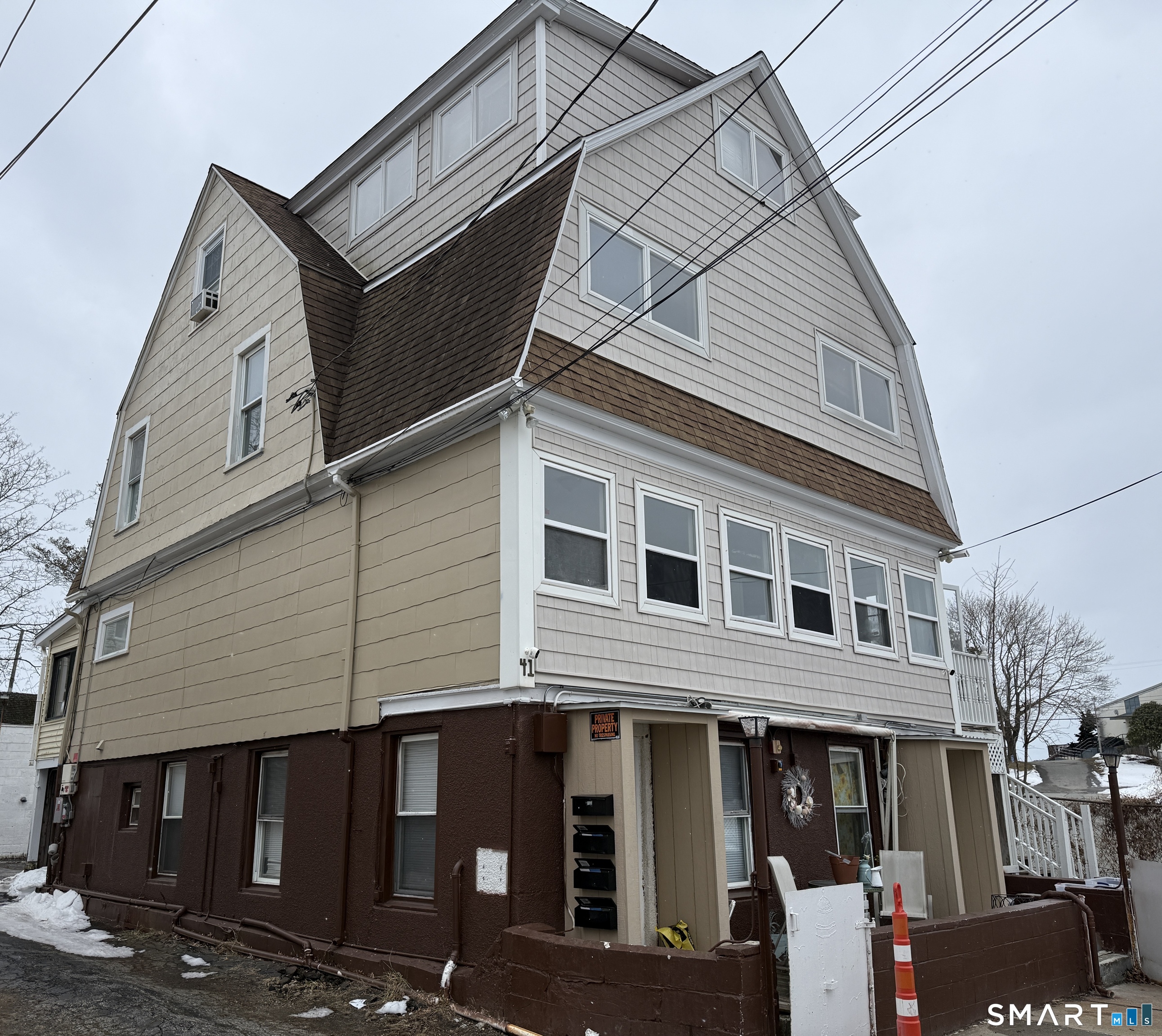 41 Stuart Avenue New London CT 06320