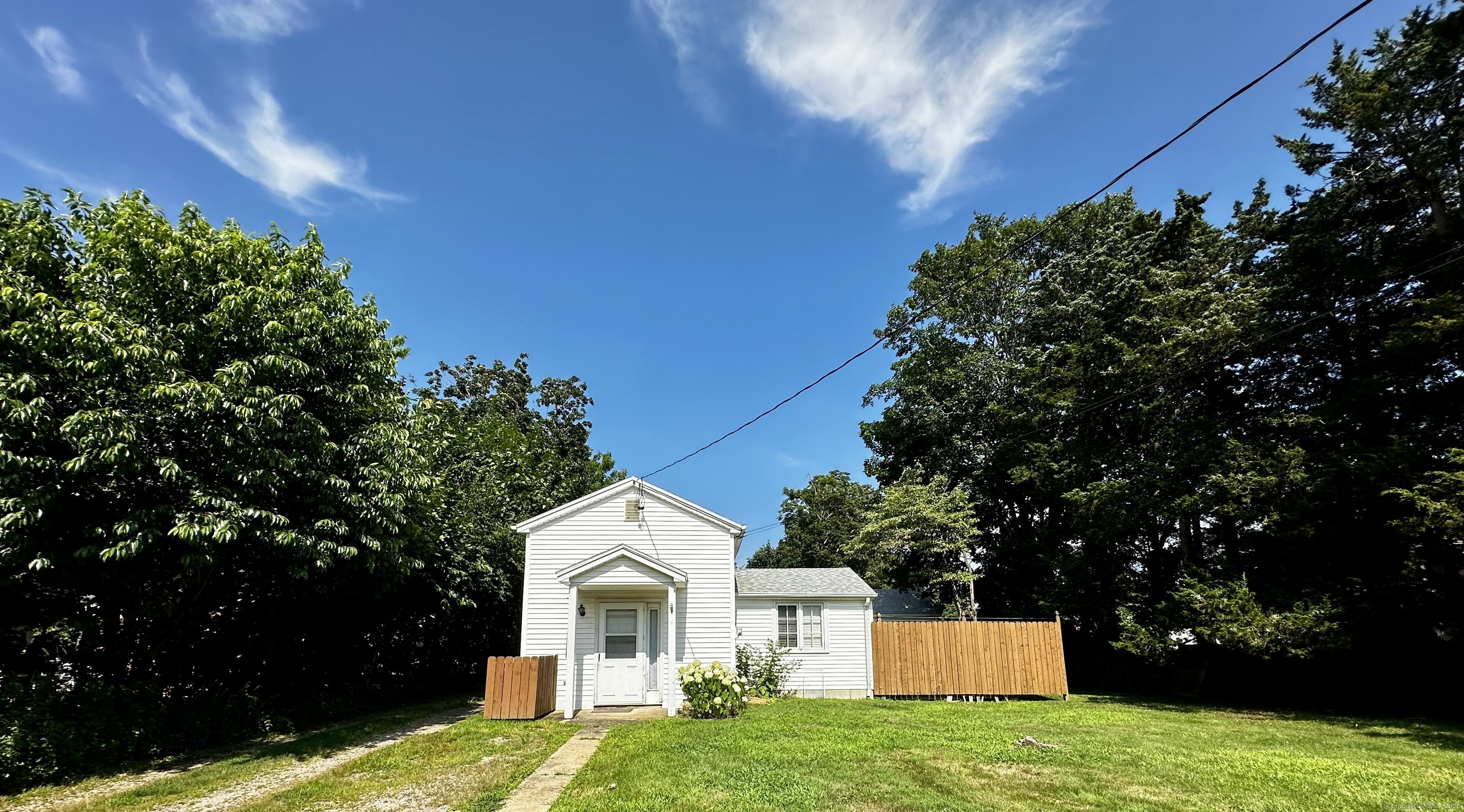 7 & 7R North Washington Avenue East Lyme CT 06357