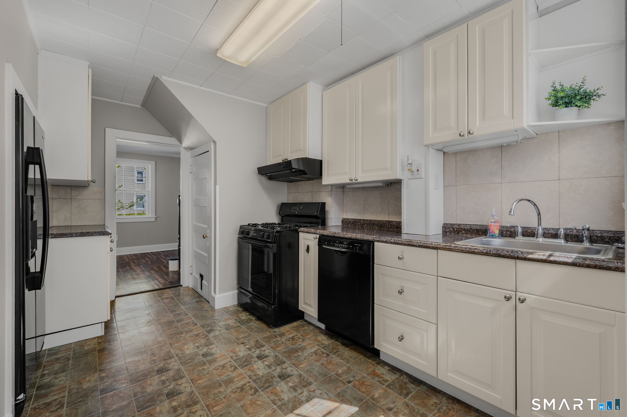 14 West Pleasant Street New London CT 06320