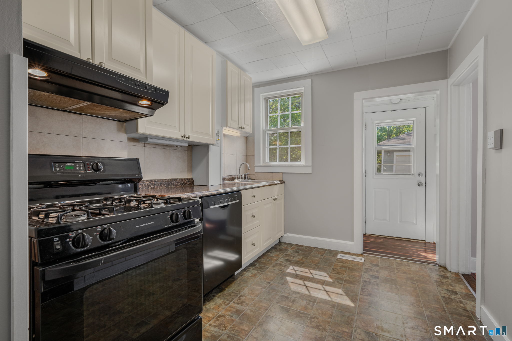 14 West Pleasant Street New London CT 06320