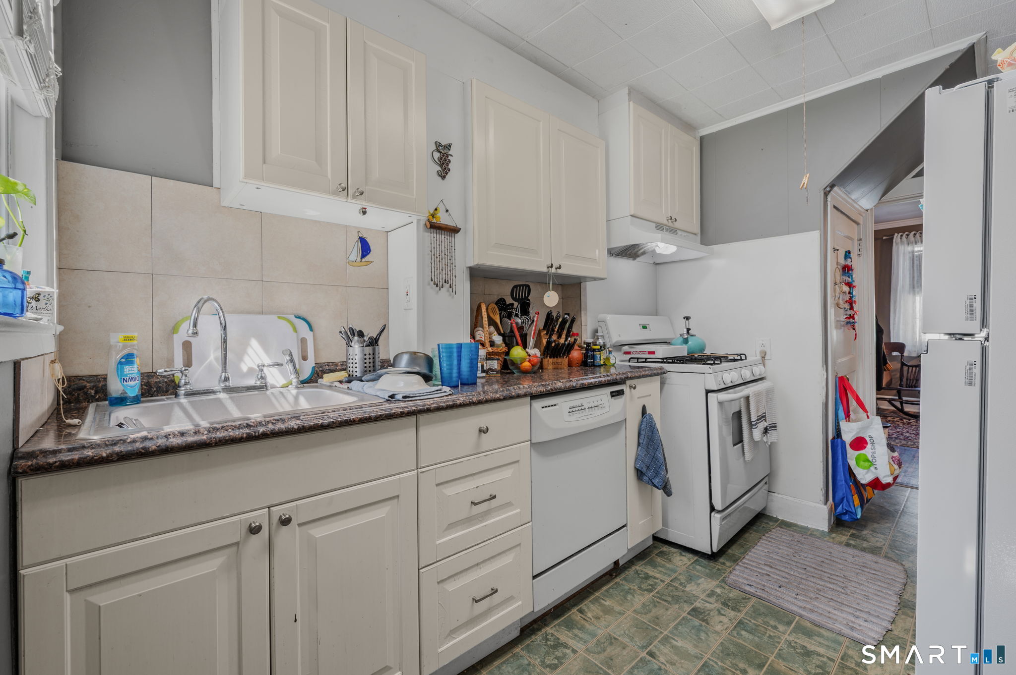 14 West Pleasant Street New London CT 06320