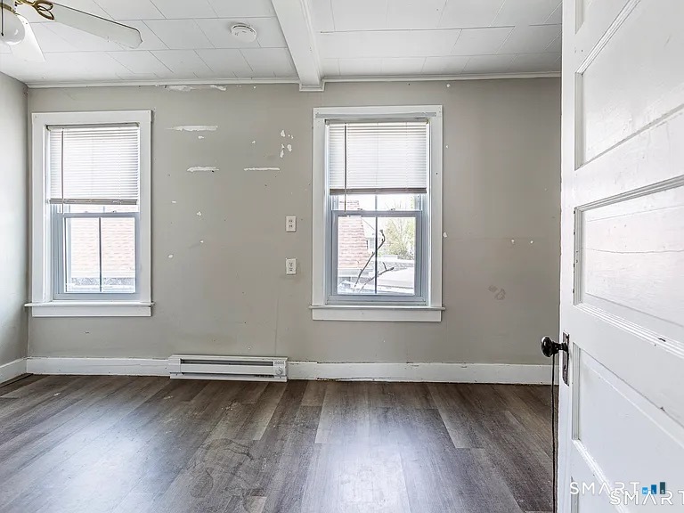 71 Blackhall Street New London CT 06320