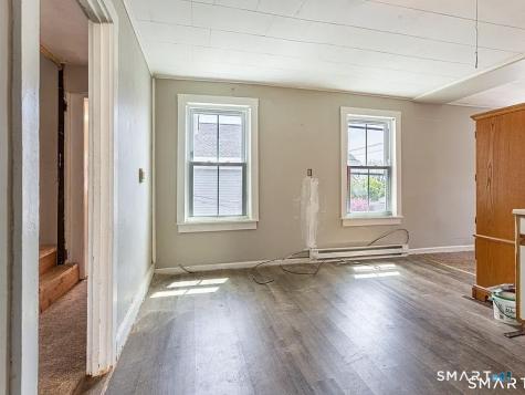 71 Blackhall Street New London CT 06320