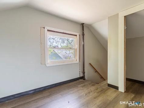 71 Blackhall Street New London CT 06320