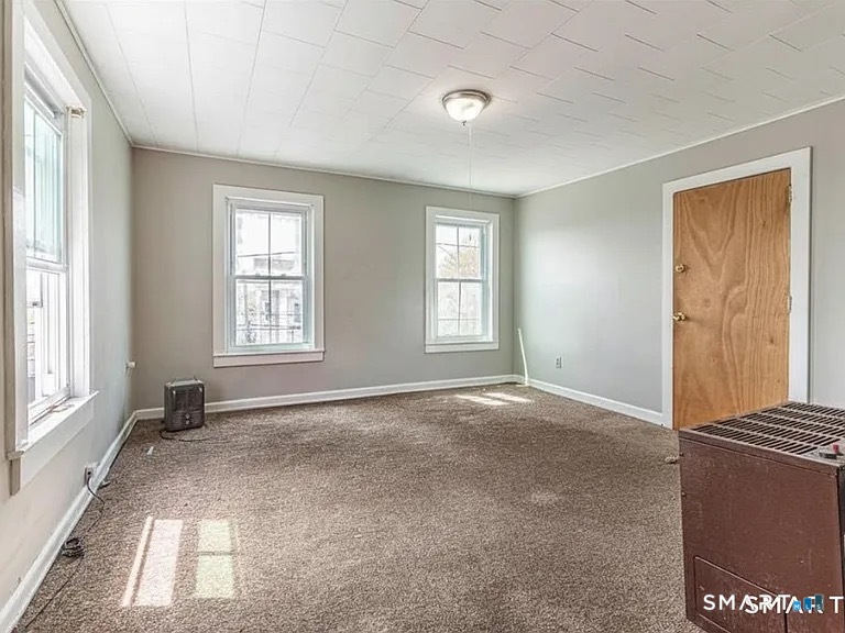 71 Blackhall Street New London CT 06320