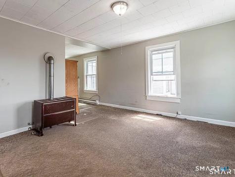 71 Blackhall Street New London CT 06320