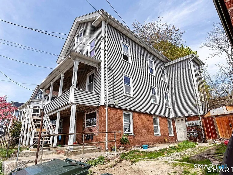 71 Blackhall Street New London CT 06320