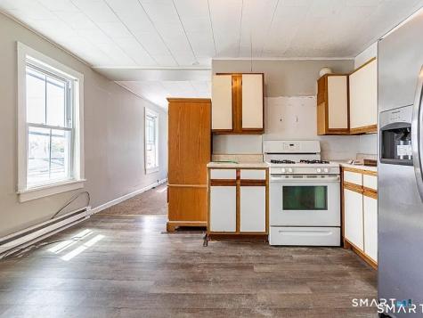 71 Blackhall Street New London CT 06320