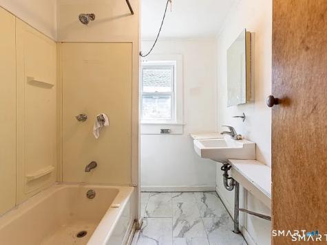 71 Blackhall Street New London CT 06320