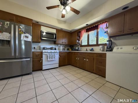 84 Ashland Place New Haven CT 06513