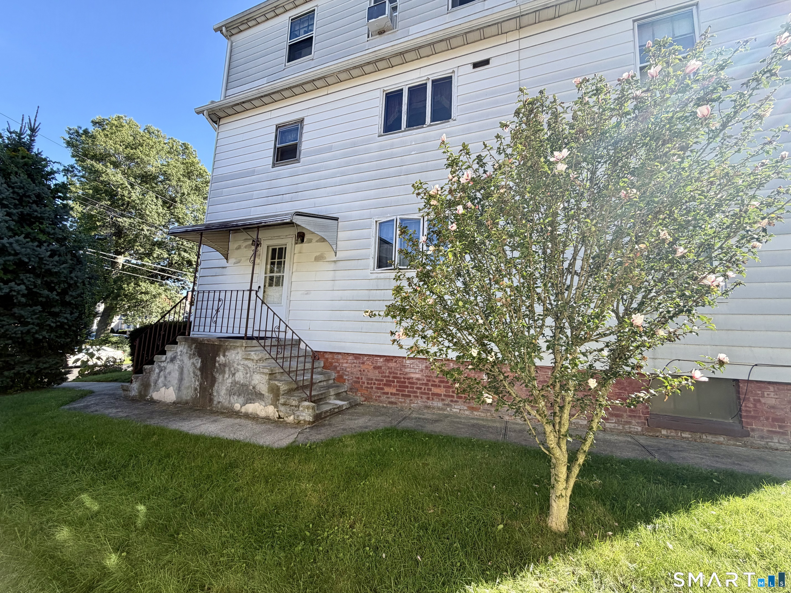 84 Ashland Place New Haven CT 06513