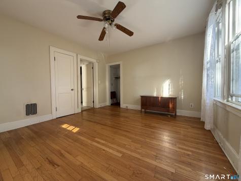 84 Ashland Place New Haven CT 06513