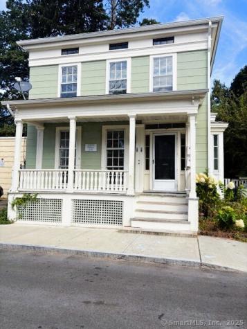 17 Amity Street New London CT 06320