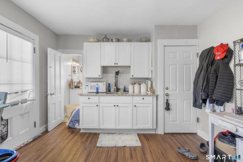 27 Botsford Street Meriden CT 06451