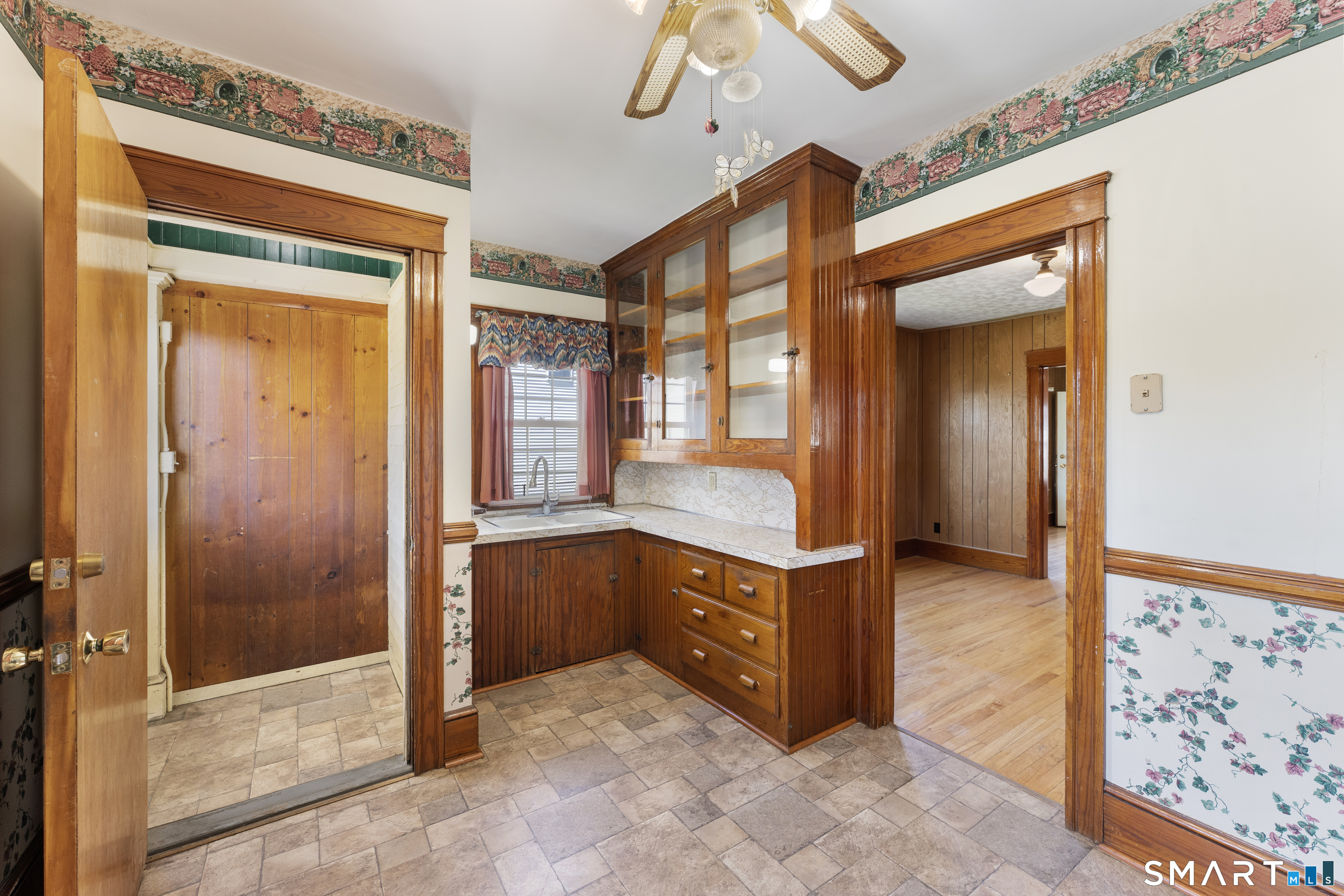 9 Floral Avenue Thompson CT 06255