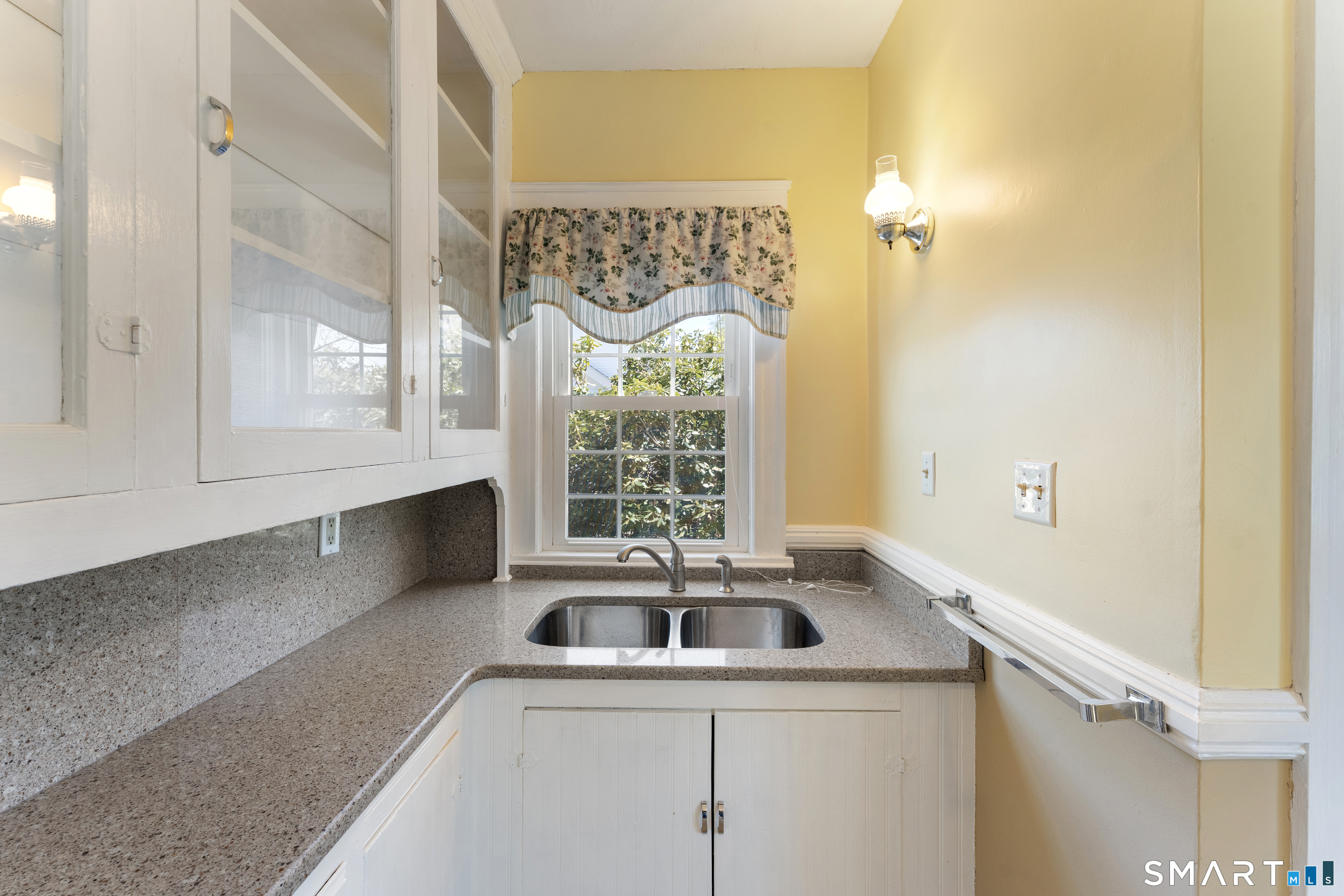 9 Floral Avenue Thompson CT 06255