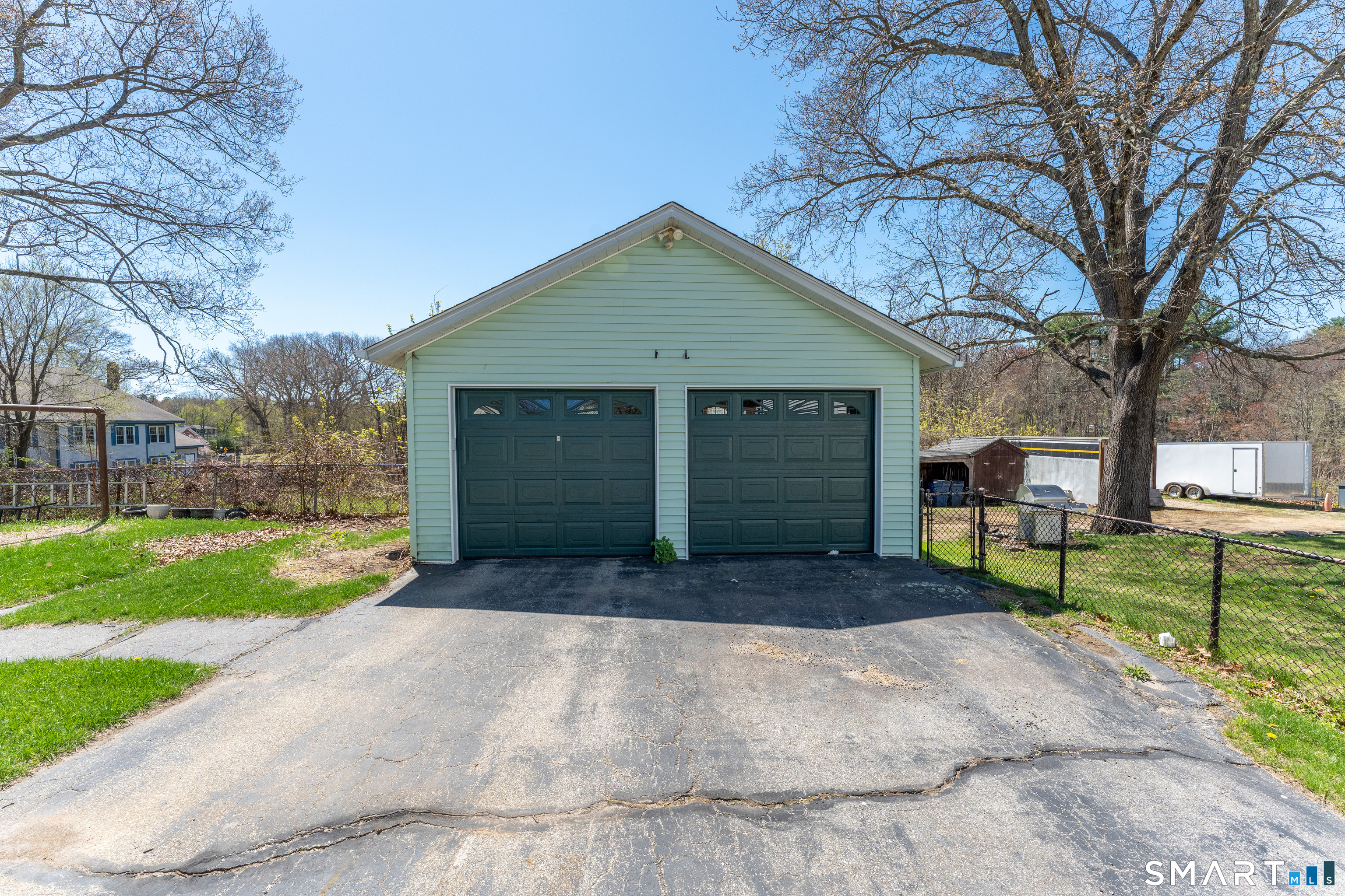 9 Floral Avenue Thompson CT 06255