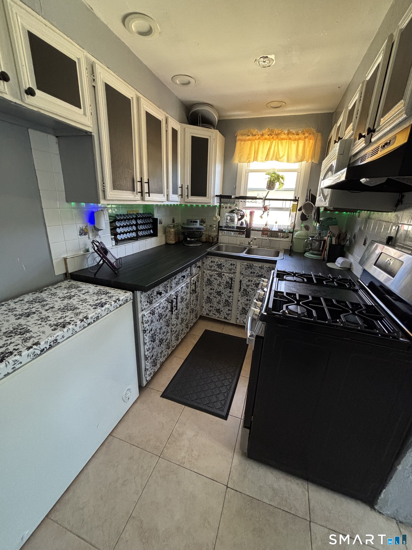 23-25 Warner Street Hartford CT 06114