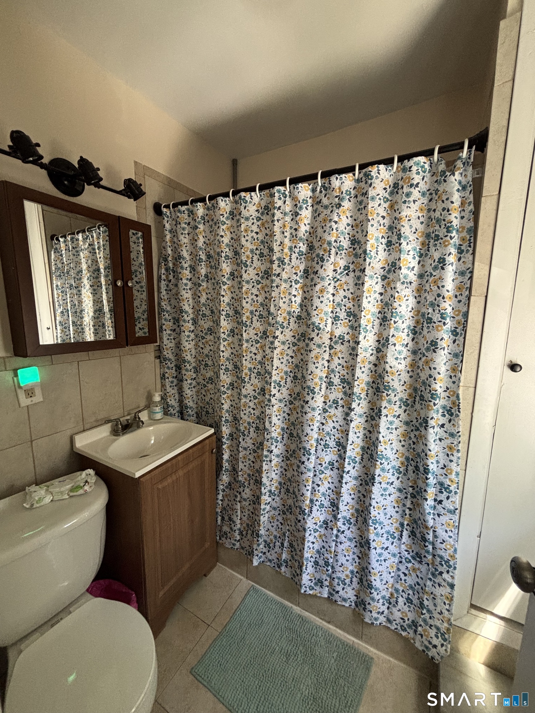 23-25 Warner Street Hartford CT 06114
