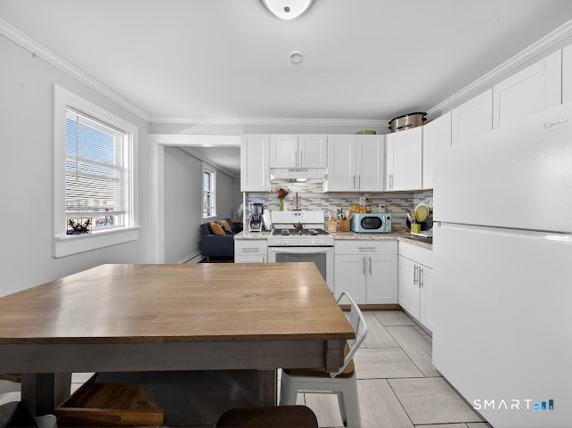 1389 Pembroke Street Bridgeport CT 06608