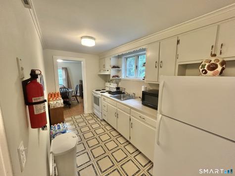 20 Huckleberry Hill Road Avon CT 06001