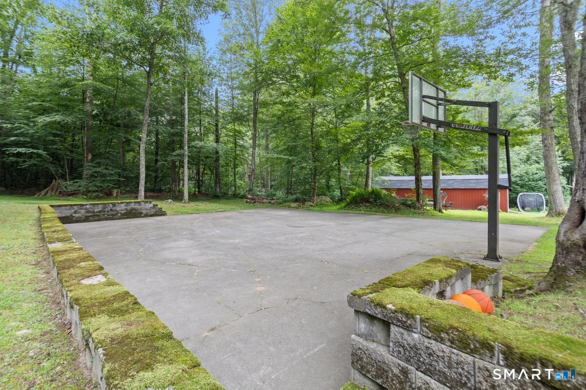 26 Tatnic Hill Road Brooklyn CT 06234