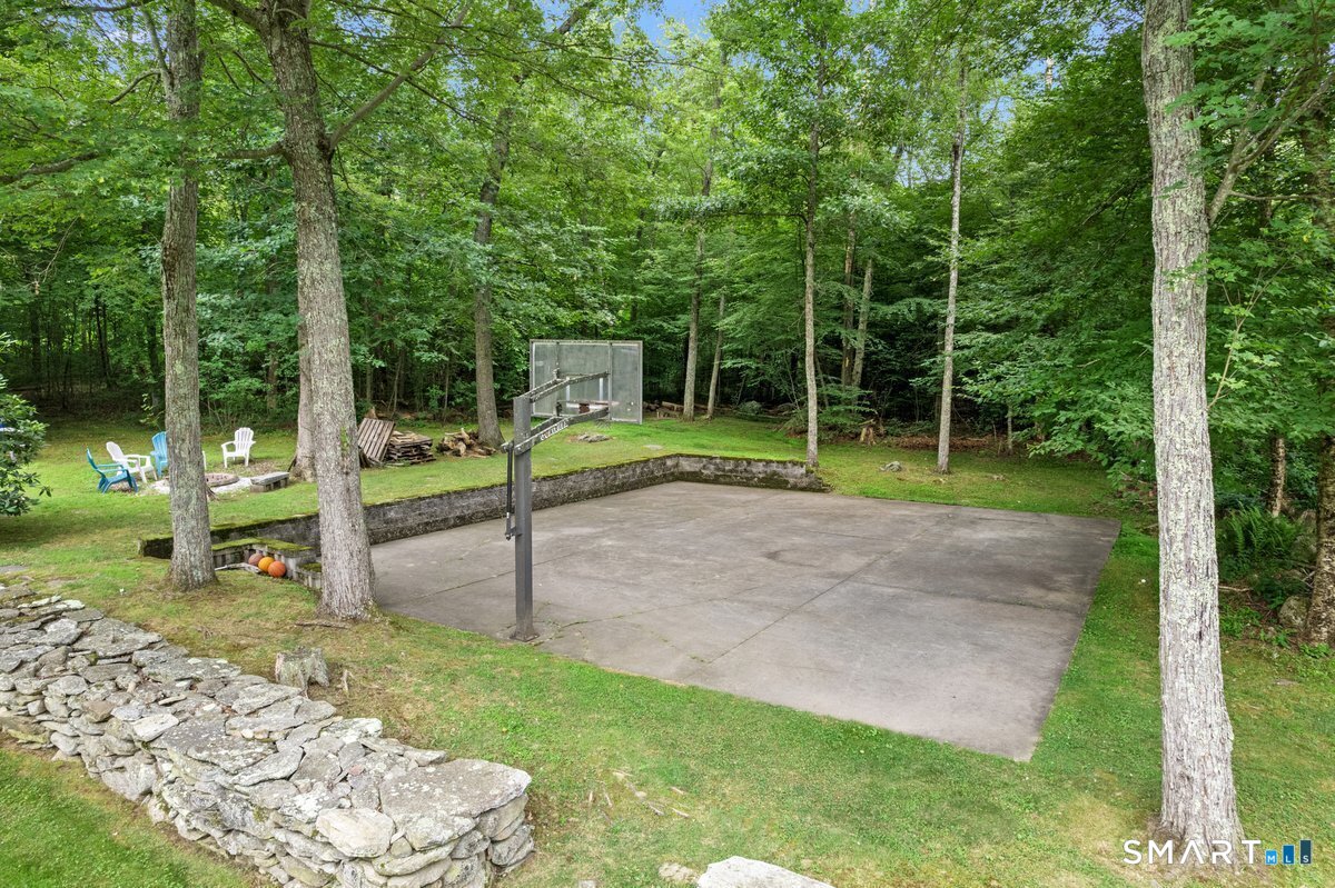 26 Tatnic Hill Road Brooklyn CT 06234